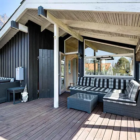 Cozy Holiday 450 M From The Water
