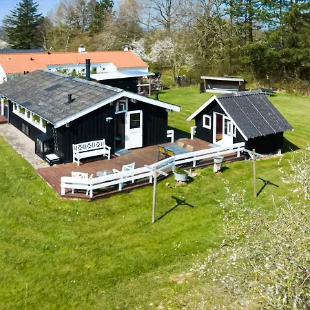 Cozy Holiday 450 M From The Water * Tranekær