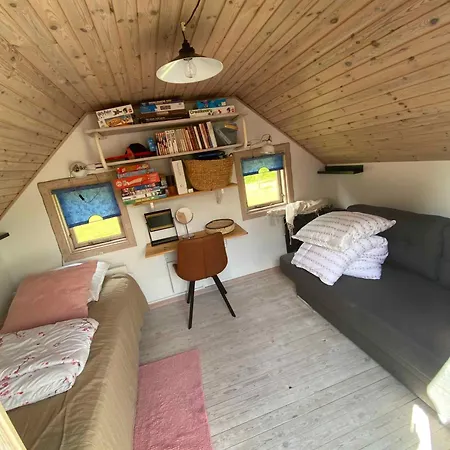 Nyaraló Cozy Holiday 450 M From The Water *